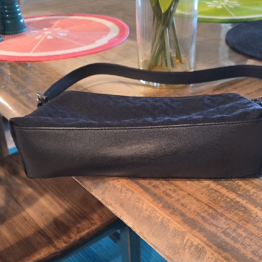Talbots Classic Black Shoulder Bag - Picture 5 of 11